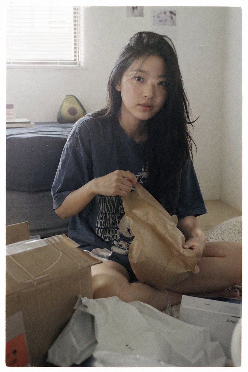 Japanese Film Aesthetic Unboxing Scene — Sora 2 Prompt