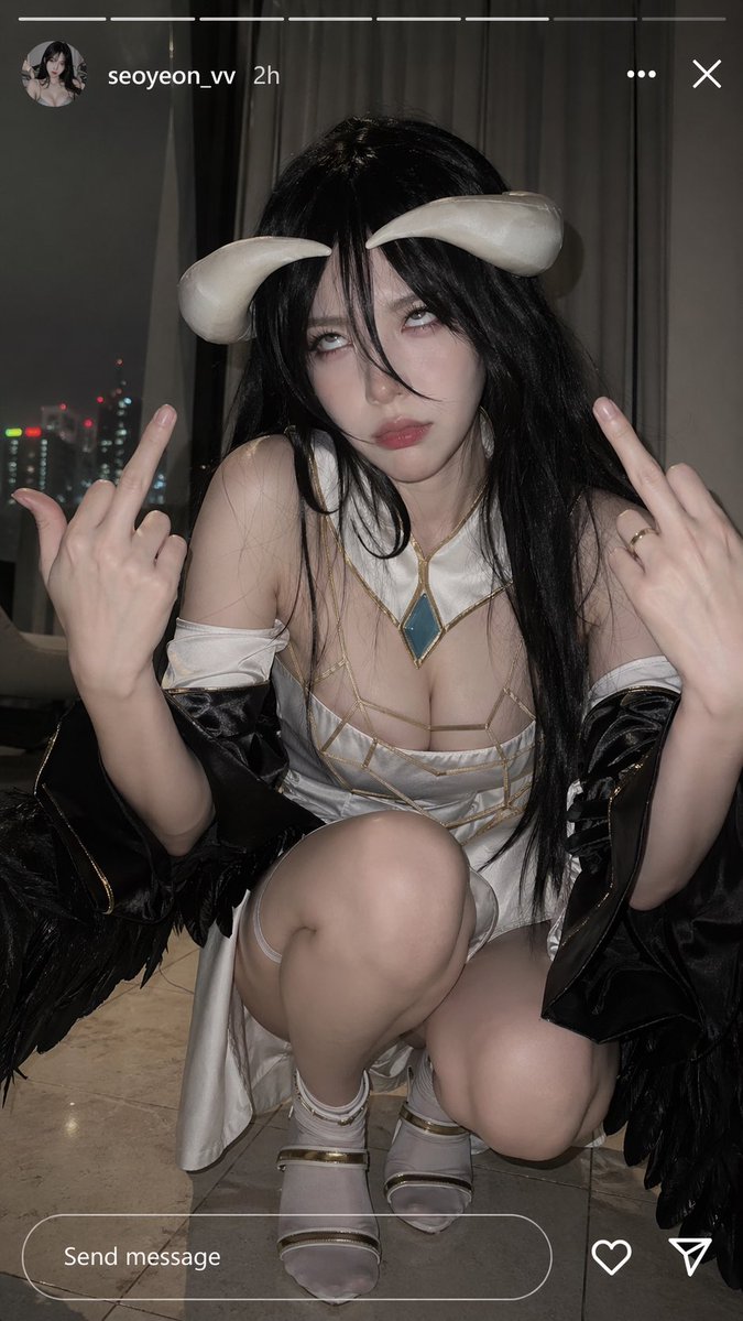 Albedo Cosplay Instagram Snapshot — Defiant Pose Prompt
