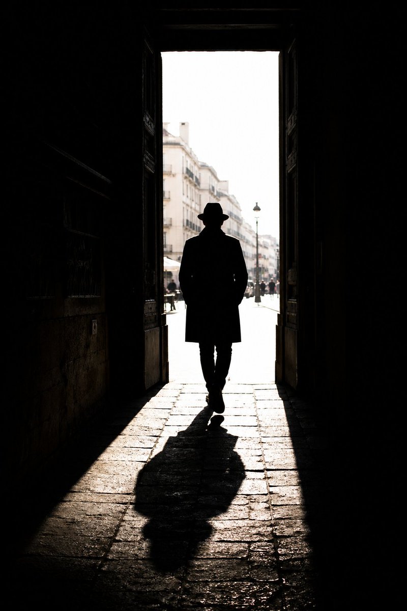 Cinematic Street Silhouette Prompt — High-Contrast Sunlight