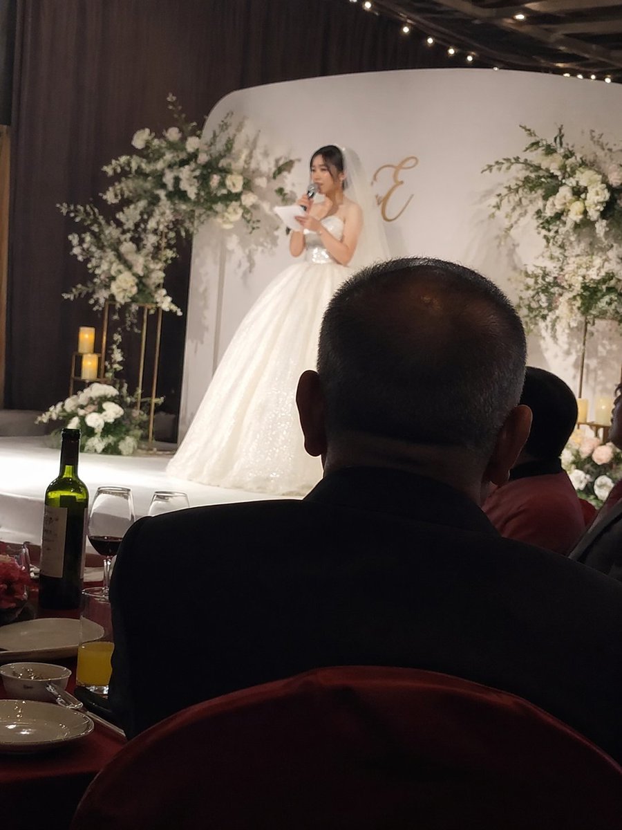 iPhone-Style Wedding Snapshot: Bride & Father — Sora 2 Prompt