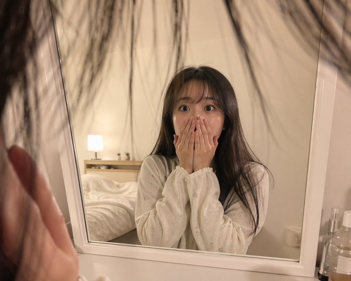 POV Mirror Selfie in Cozy Bedroom — Sora 2 Prompt