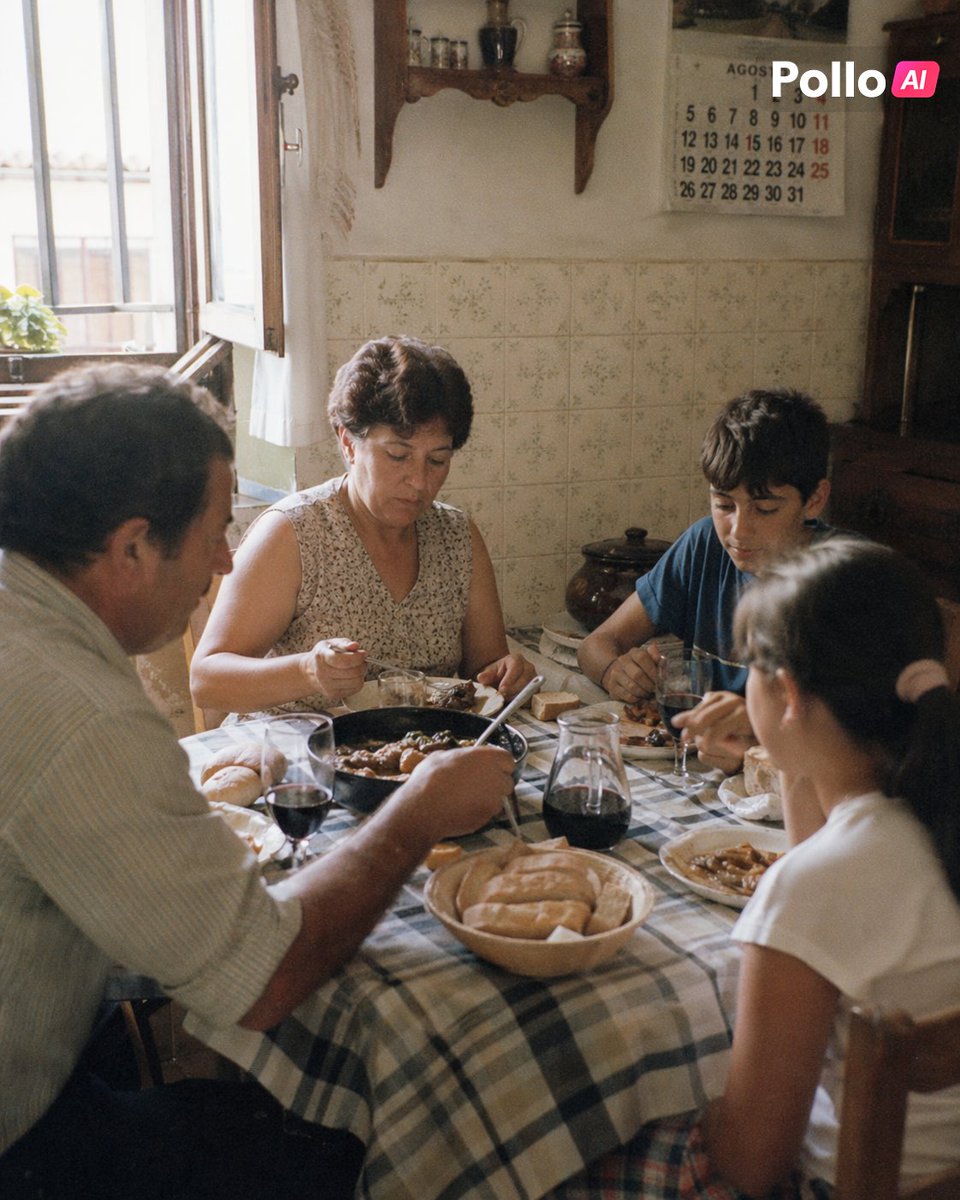 1990s Spanish Family Lunch Scene — Sora 2 Prompt
