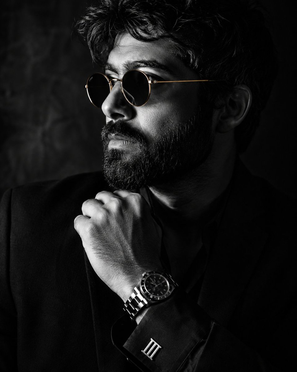 Dramatic Black & White Studio Portrait — Bearded Man in Suit Prompt
