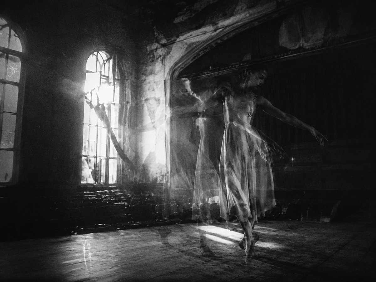 Ghost Ballerina in Abandoned Theatre — Sora 2 Cinematic Prompt