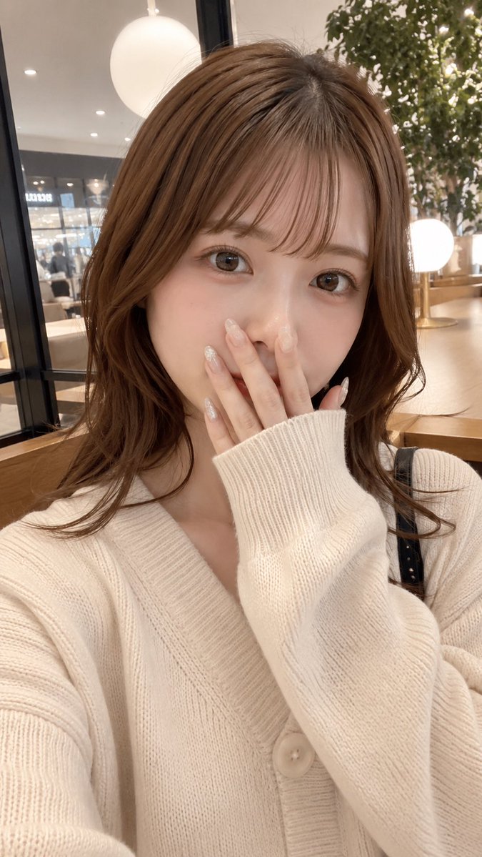 Café Selfie with Privacy Block — Sora 2 Prompt