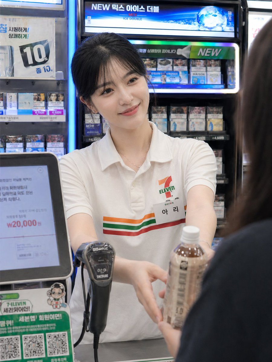 Candid Convenience Store Checkout — Sora 2 Prompt